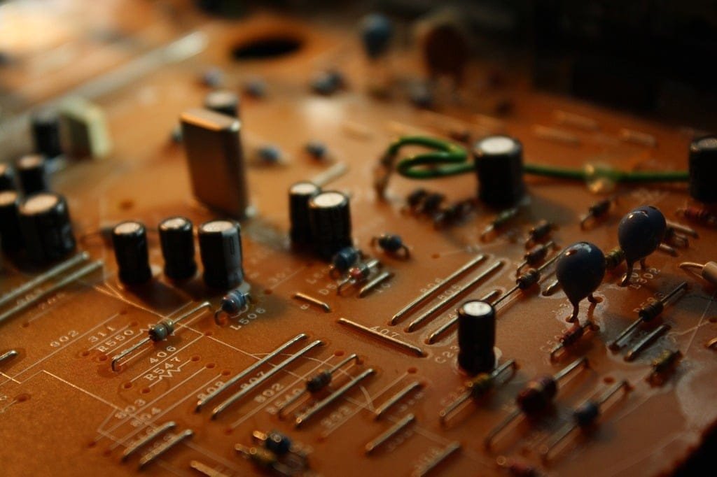 Electritian Computer The Role of Quantum Computing in the Future of Electronics – Toontoony