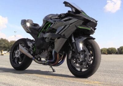 Kawasaki-Ninja-H2R-1