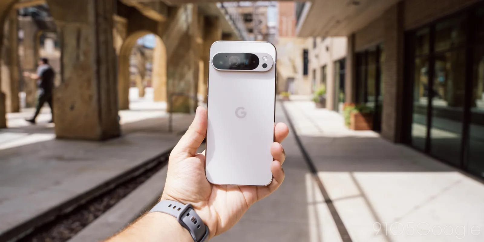 Google Pixel 9 Pro XL Smartphone, Dual SIM 5G, 16GB RAM/128GB Storage, 50MP Triple Camera with 6.8”